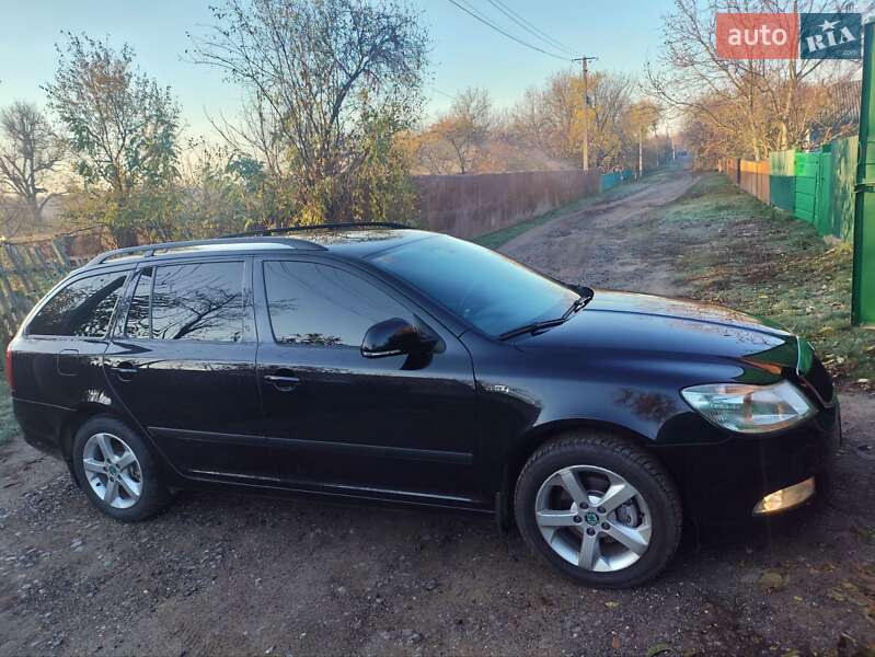 Универсал Skoda Octavia 2012 в Гайсине