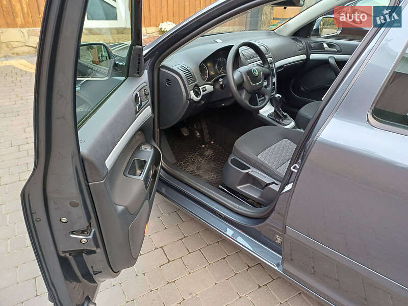 Лифтбек Skoda Octavia 2009 в Луцке