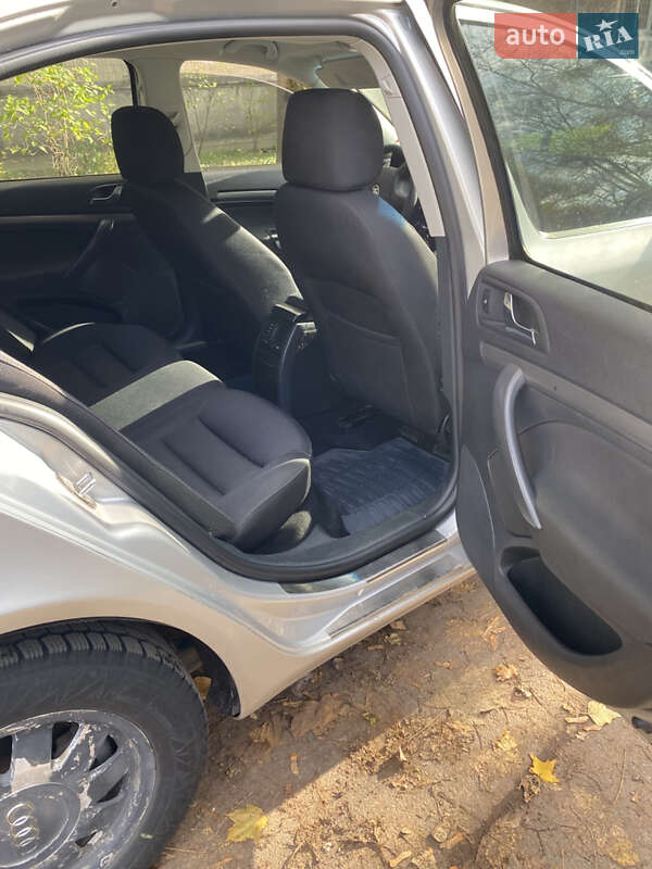 Лифтбек Skoda Octavia 2005 в Киеве фото 4 Лифтбек Skoda Octavia 2005 в Киеве