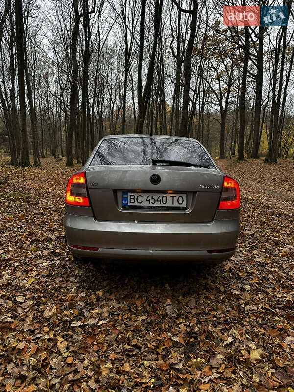 Лифтбек Skoda Octavia 2010 в Новояворовске