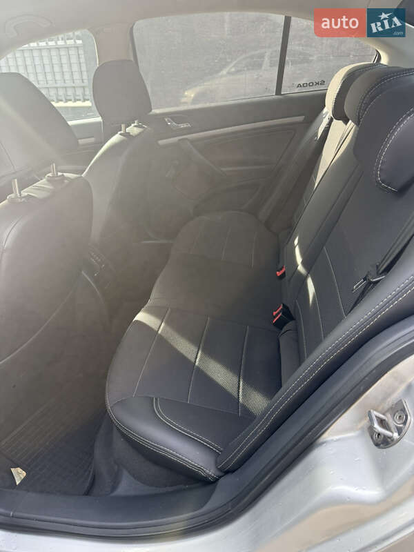 Лифтбек Skoda Octavia 2004 в Хмельницком