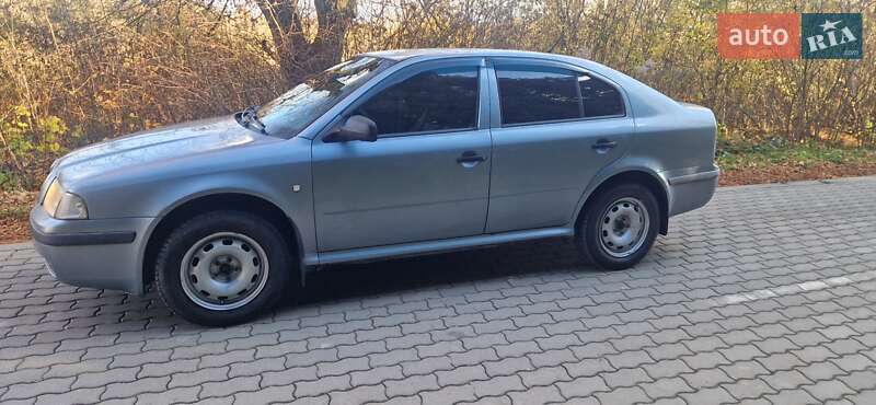Лифтбек Skoda Octavia 2003 в Рудки