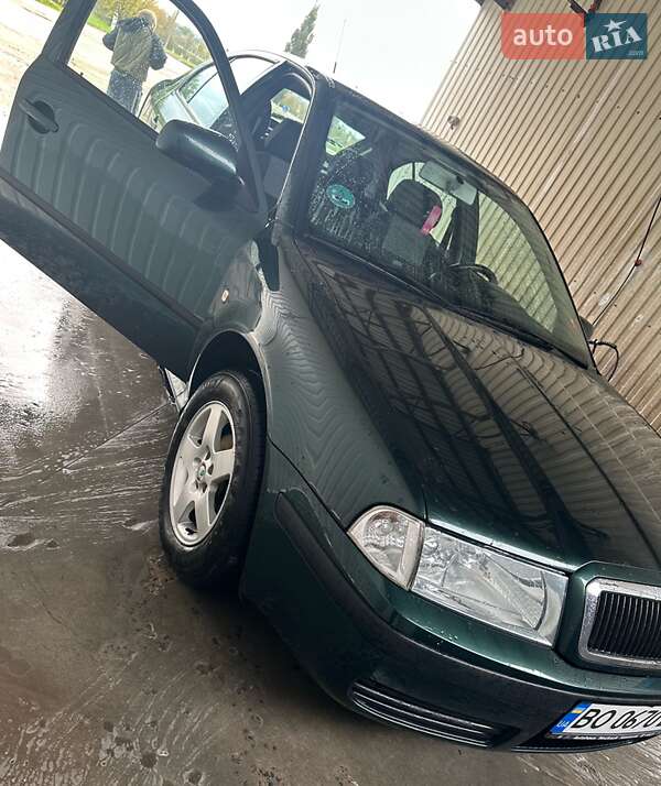 Лифтбек Skoda Octavia 2005 в Шумске