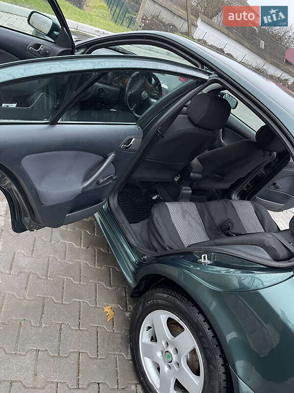 Лифтбек Skoda Octavia 2005 в Шумске