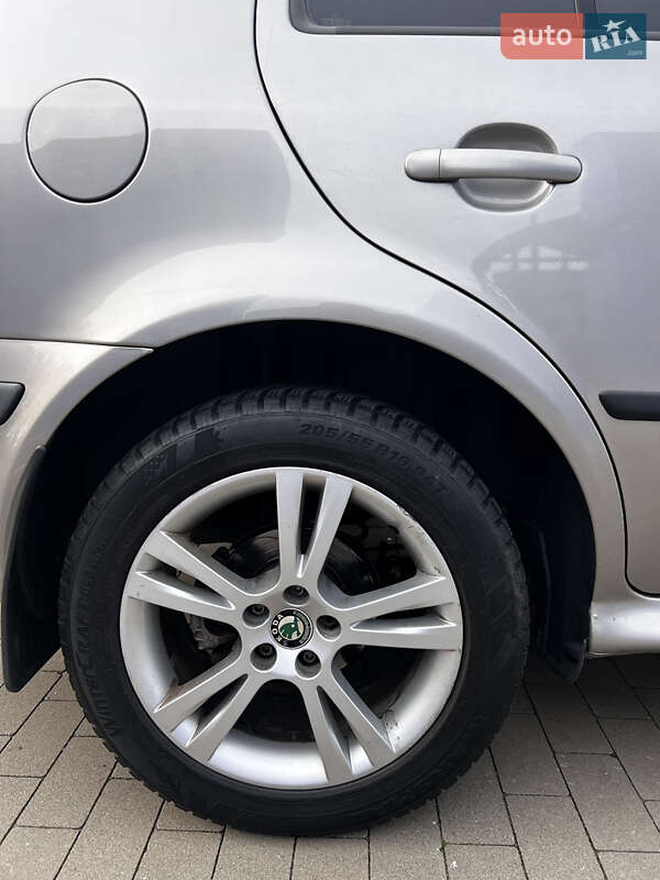 Лифтбек Skoda Octavia 2008 в Киеве