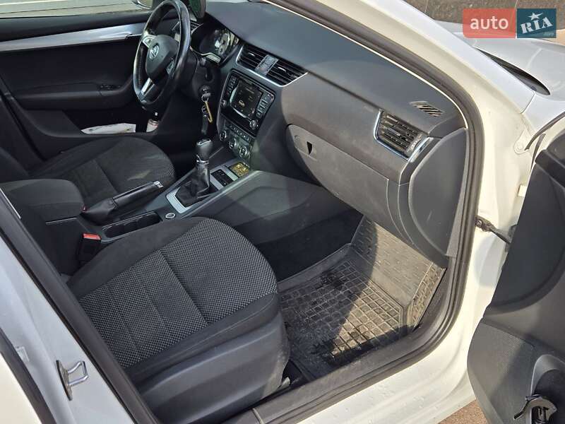 Универсал Skoda Octavia 2015 в Киеве фото 10 Универсал Skoda Octavia 2015 в Киеве
