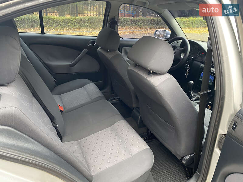 Ліфтбек Skoda Octavia 2004 в Миргороді фото 13 Ліфтбек Skoda Octavia 2004 в Миргороді