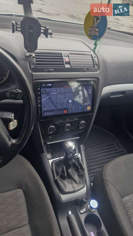 Лифтбек Skoda Octavia 2009 в Городке