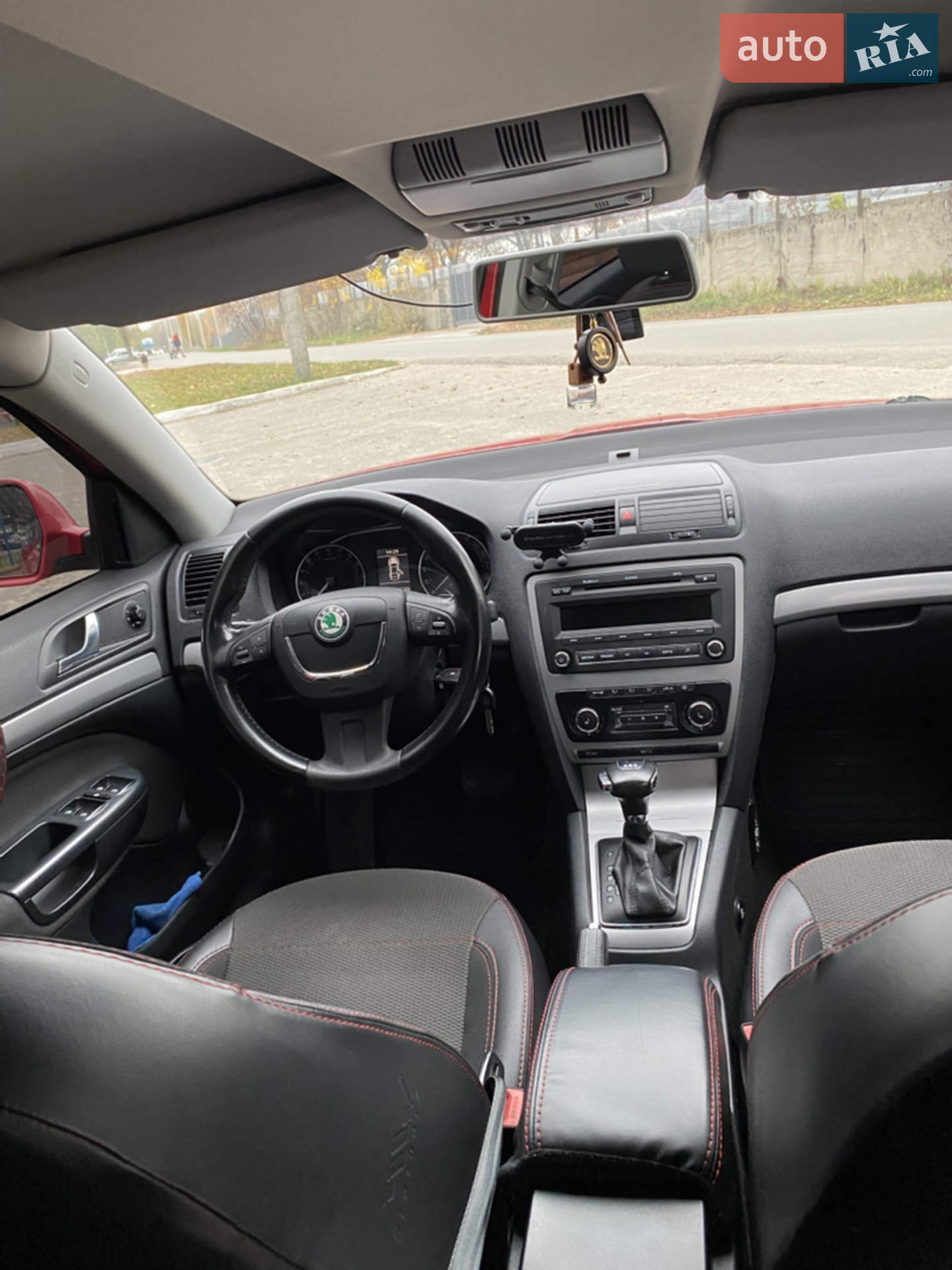 2010 Skoda Octavia - мініатюра 9
