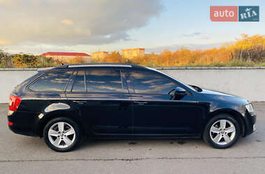 Универсал Skoda Octavia 2014 в Ужгороде
