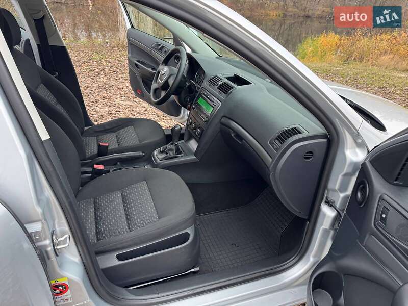 Универсал Skoda Octavia 2009 в Полтаве