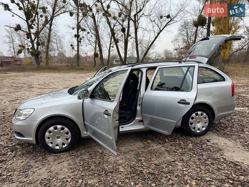 Универсал Skoda Octavia 2009 в Полтаве
