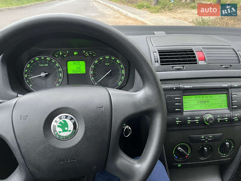 Лифтбек Skoda Octavia 2005 в Киеве