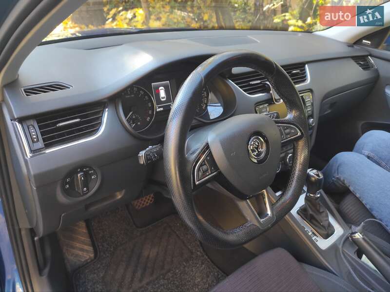 Універсал Skoda Octavia 2014 в Ужгороді