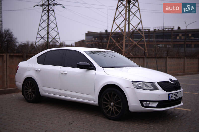 Лифтбек Skoda Octavia 2013 в Кривом Роге фото 3 Лифтбек Skoda Octavia 2013 в Кривом Роге