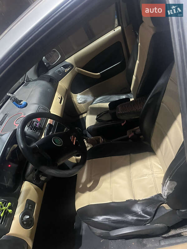 Ліфтбек Skoda Octavia 2001 в Ужгороді фото 6 Ліфтбек Skoda Octavia 2001 в Ужгороді