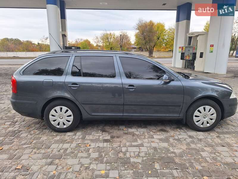 Універсал Skoda Octavia 2007 в Дніпрі
