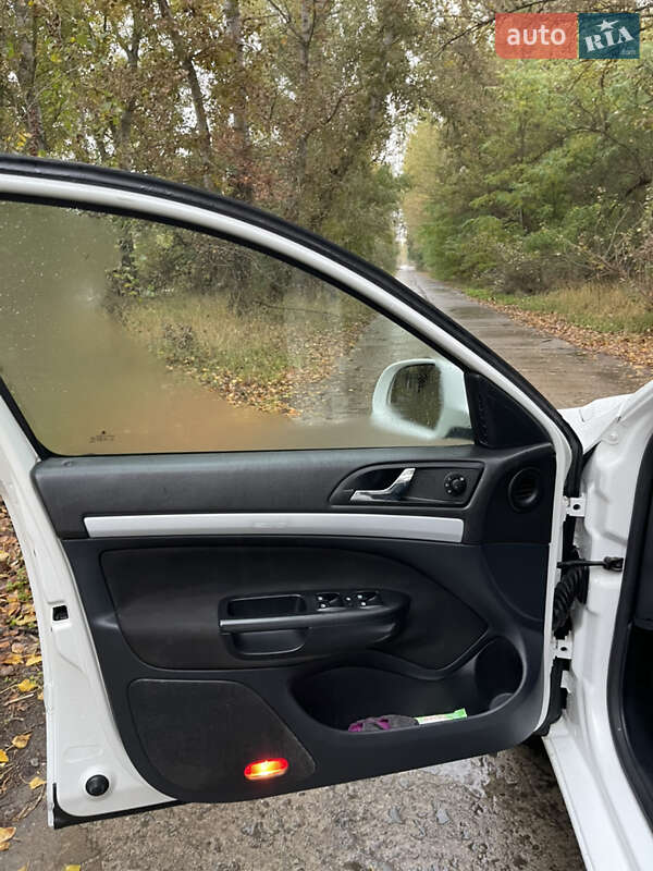 Лифтбек Skoda Octavia 2010 в Каневе фото 6 Лифтбек Skoda Octavia 2010 в Каневе