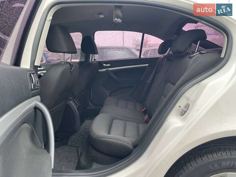 Лифтбек Skoda Octavia 2011 в Киеве фото 10 Лифтбек Skoda Octavia 2011 в Киеве