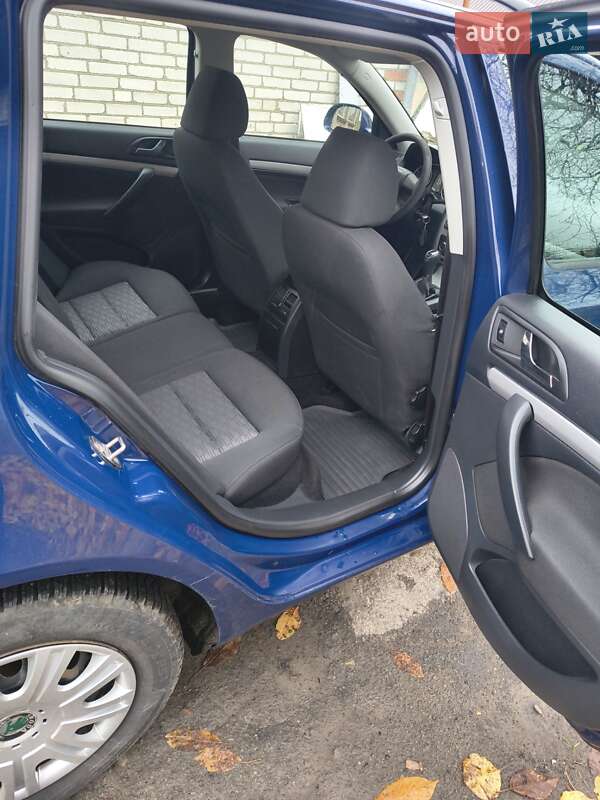 Универсал Skoda Octavia 2012 в Владимире фото 10 Универсал Skoda Octavia 2012 в Владимире