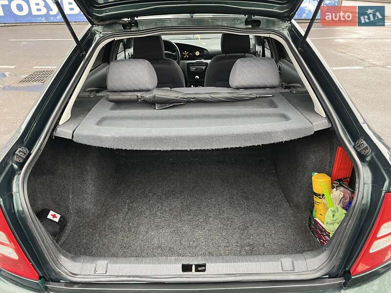 Лифтбек Skoda Octavia 2001 в Житомире