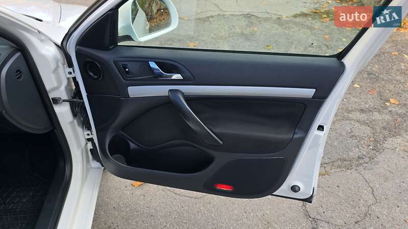 Лифтбек Skoda Octavia 2012 в Днепре фото 10 Лифтбек Skoda Octavia 2012 в Днепре