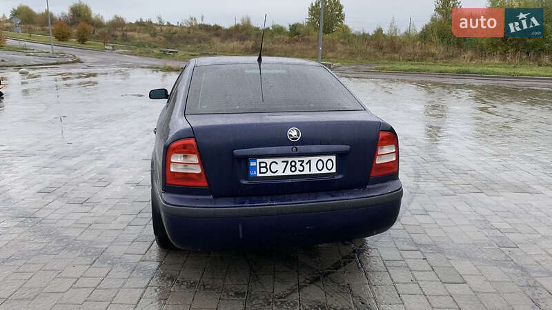 Ліфтбек Skoda Octavia 2002 в Новояворівську