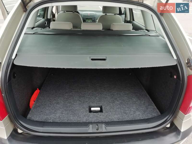 Универсал Skoda Octavia 2005 в Ровно