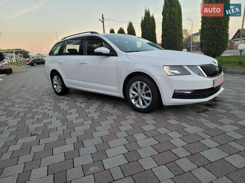 Универсал Skoda Octavia 2019 в Сарнах фото Универсал Skoda Octavia 2019 в Сарнах