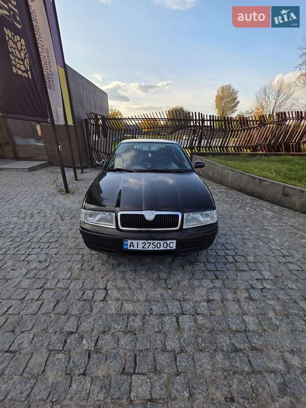 Лифтбек Skoda Octavia 2003 в Днепре