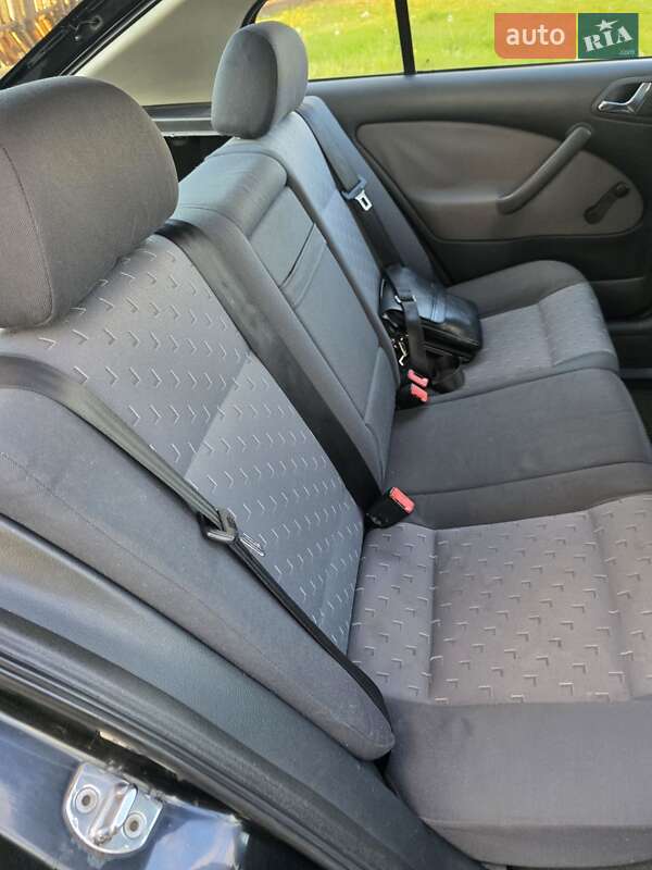 Лифтбек Skoda Octavia 2003 в Днепре