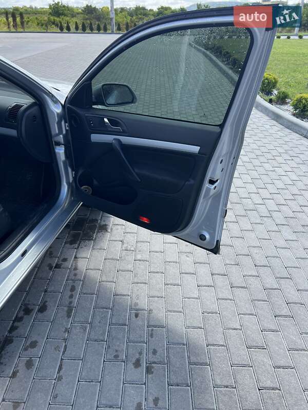 Лифтбек Skoda Octavia 2008 в Золочеве