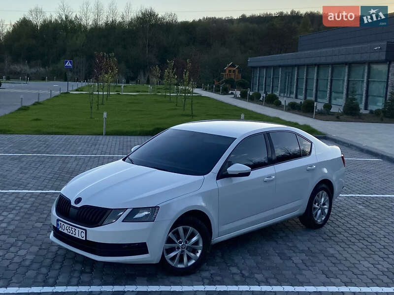 Лифтбек Skoda Octavia 2017 в Сваляве