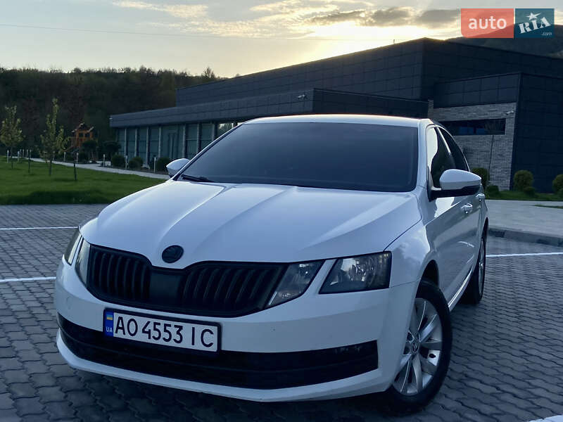 Лифтбек Skoda Octavia 2017 в Сваляве