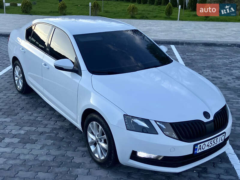 Лифтбек Skoda Octavia 2017 в Сваляве