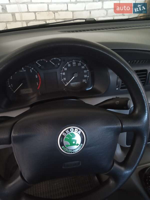 Лифтбек Skoda Octavia 1999 в Ровно