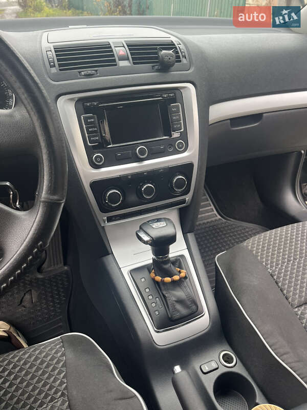 Лифтбек Skoda Octavia 2010 в Киеве фото 6 Лифтбек Skoda Octavia 2010 в Киеве