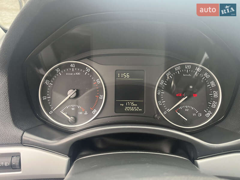 Лифтбек Skoda Octavia 2010 в Киеве фото 7 Лифтбек Skoda Octavia 2010 в Киеве