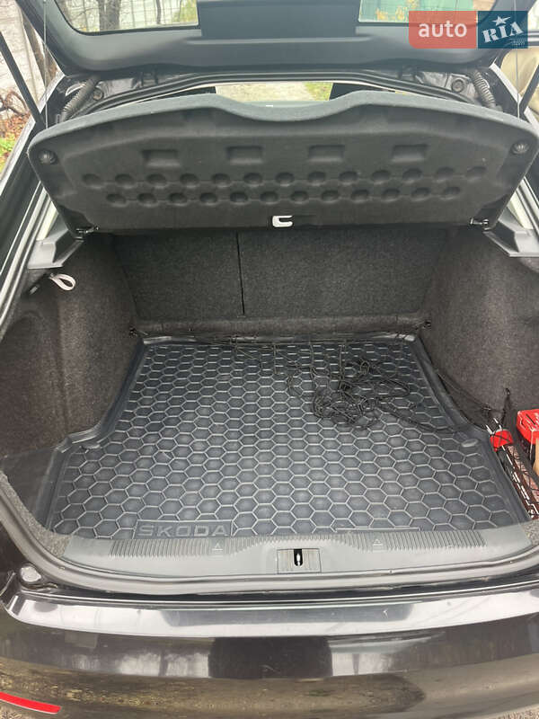 Лифтбек Skoda Octavia 2010 в Киеве фото 10 Лифтбек Skoda Octavia 2010 в Киеве