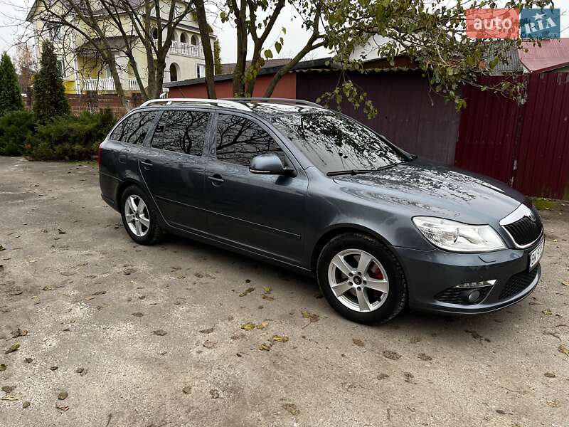 Универсал Skoda Octavia 2010 в Сарнах