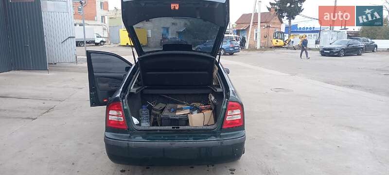 Лифтбек Skoda Octavia 2004 в Сумах