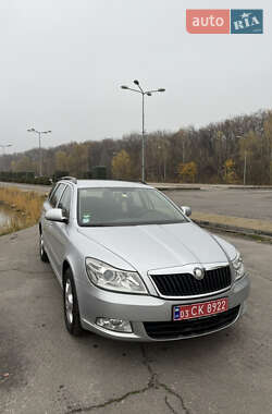 Універсал Skoda Octavia 2010 в Дніпрі