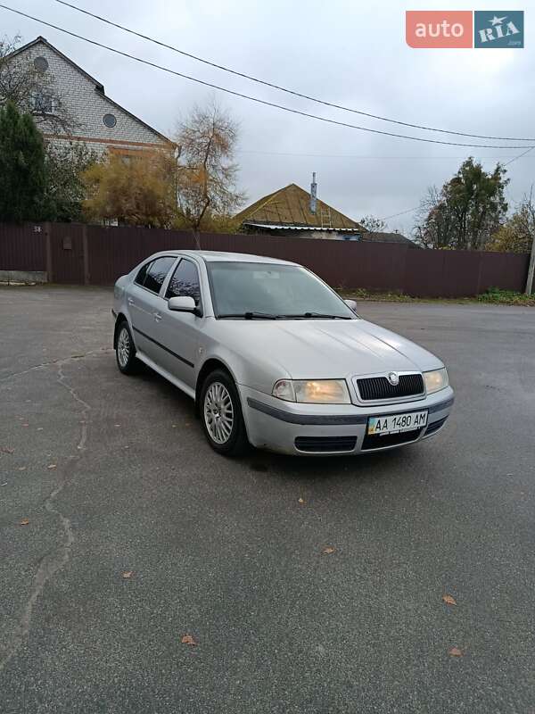 Лифтбек Skoda Octavia 2002 в Киеве