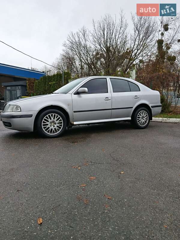 Лифтбек Skoda Octavia 2002 в Киеве