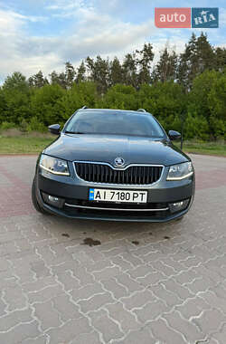 Универсал Skoda Octavia 2015 в Обухове