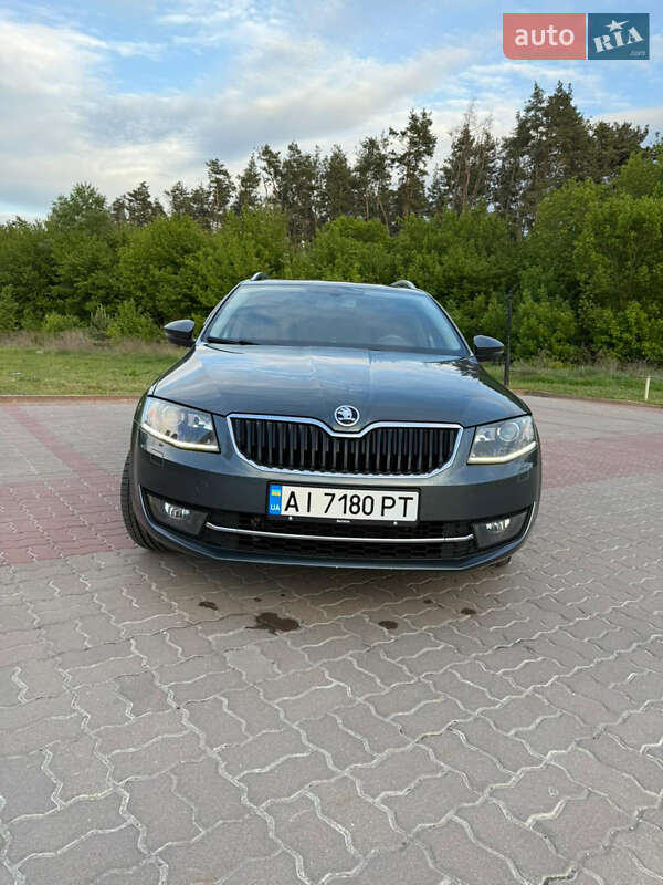 Универсал Skoda Octavia 2015 в Обухове фото Универсал Skoda Octavia 2015 в Обухове