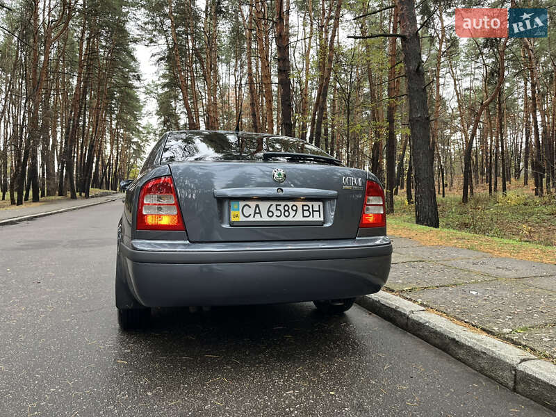 Лифтбек Skoda Octavia 2006 в Черкассах