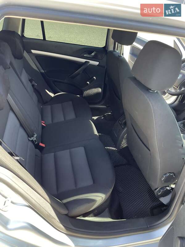 Универсал Skoda Octavia 2008 в Новояворовске