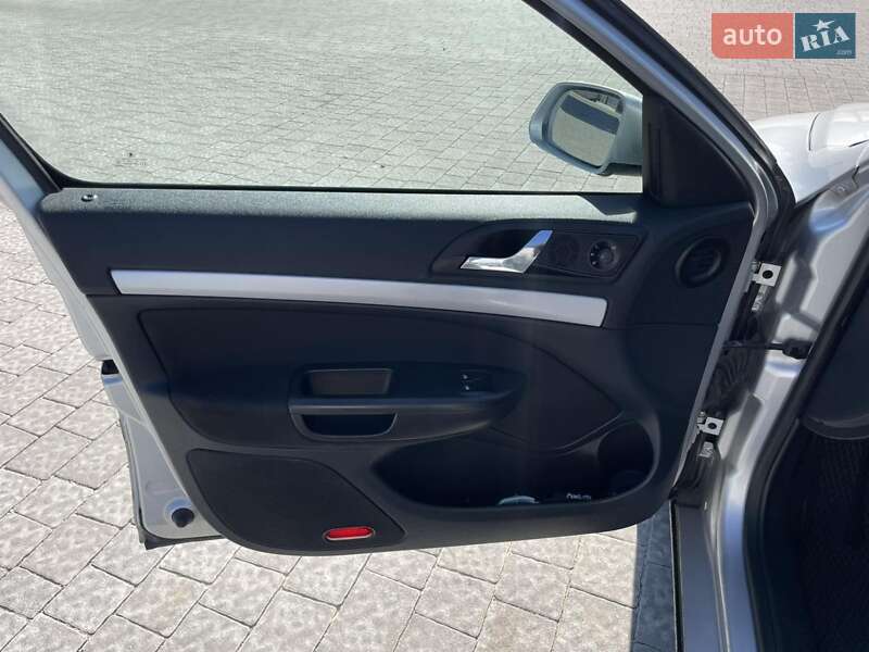 Универсал Skoda Octavia 2008 в Новояворовске