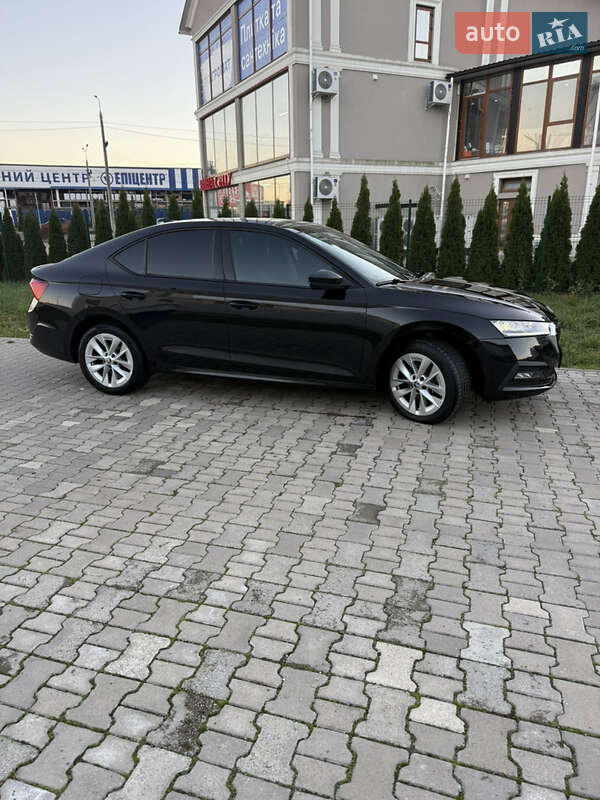 Ліфтбек Skoda Octavia 2022 в Чернівцях